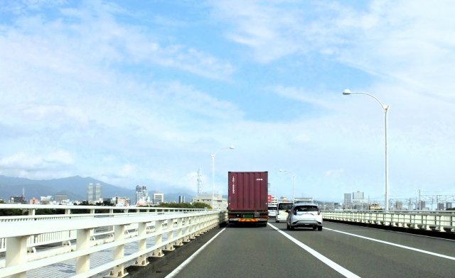 「複数車線の一般道」なんて嫌いだ！